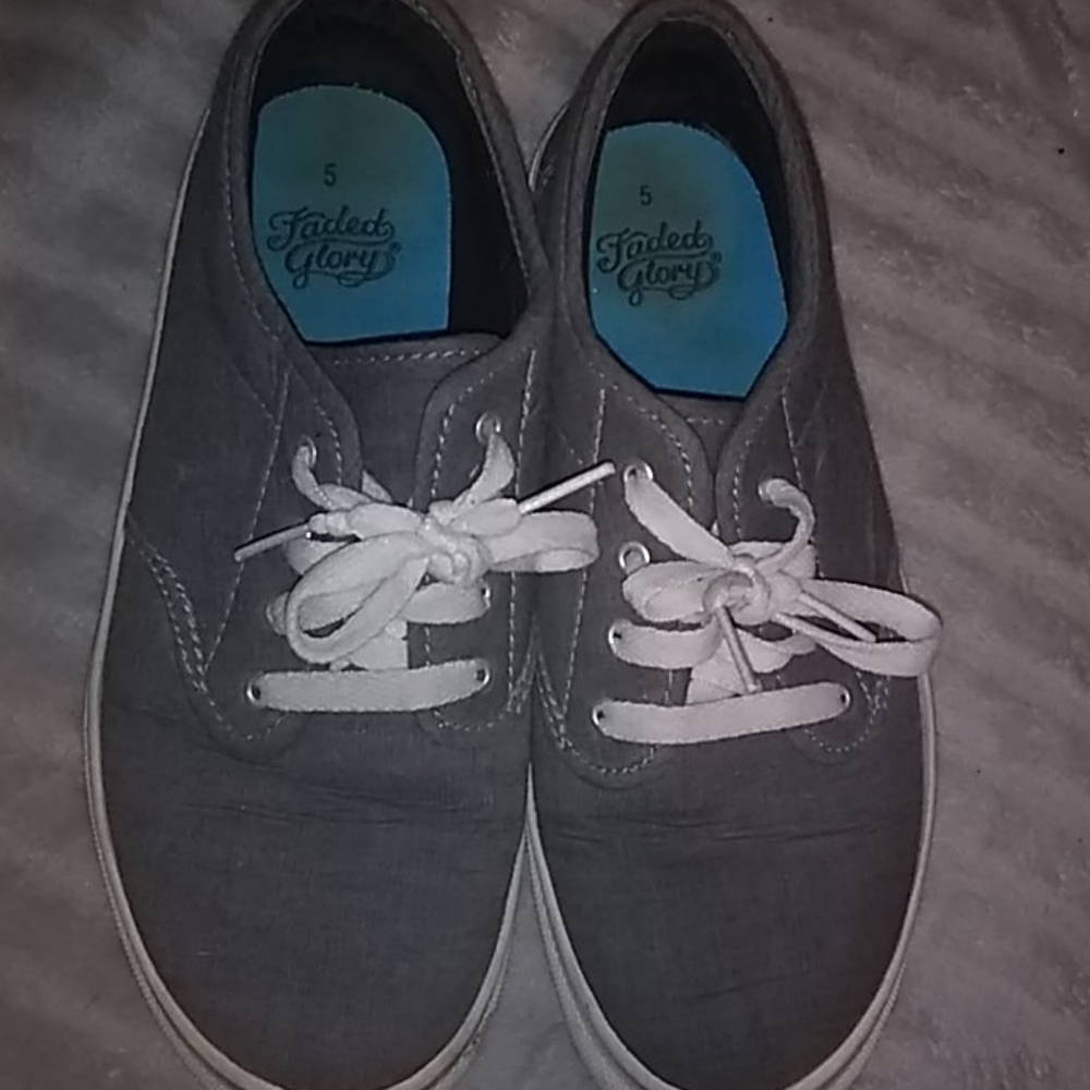 Shoes - Picture 4 of 4